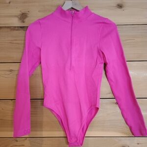 OQQ Ribbed hot pink Zip Front Long Sleeve Bodysuit Medium
